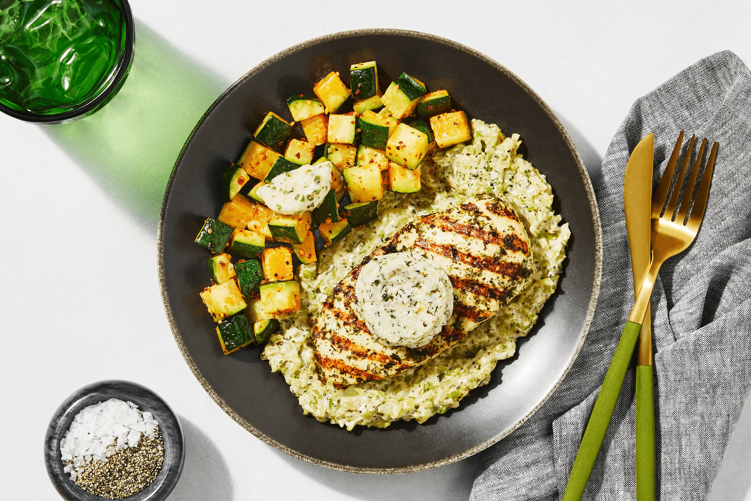 Herbed chicken with rice and vegetables